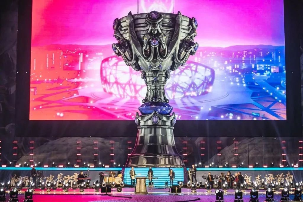 Natus Vincere 在 VCT 2025： EMEA 第二阶段的上半区开始季后赛