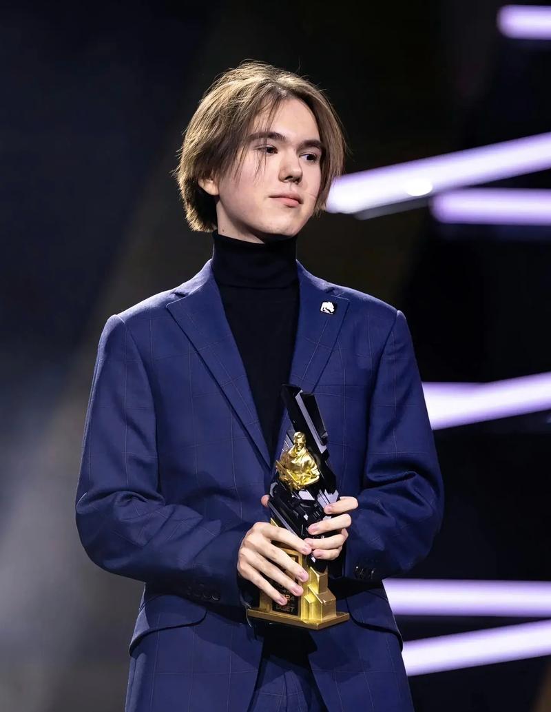 深圳DYG、MTG晋级季后赛，杭州LGD大鹅遗憾止步