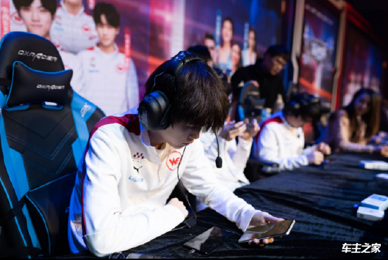 【战报】武汉eStar战胜深圳DYG，横扫S组斩获五连胜，春季赛常规赛完美收官