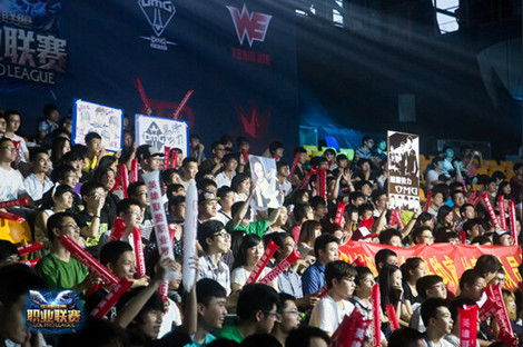 s1mple ：比赛期间在死亡时打开steam是否被允许？